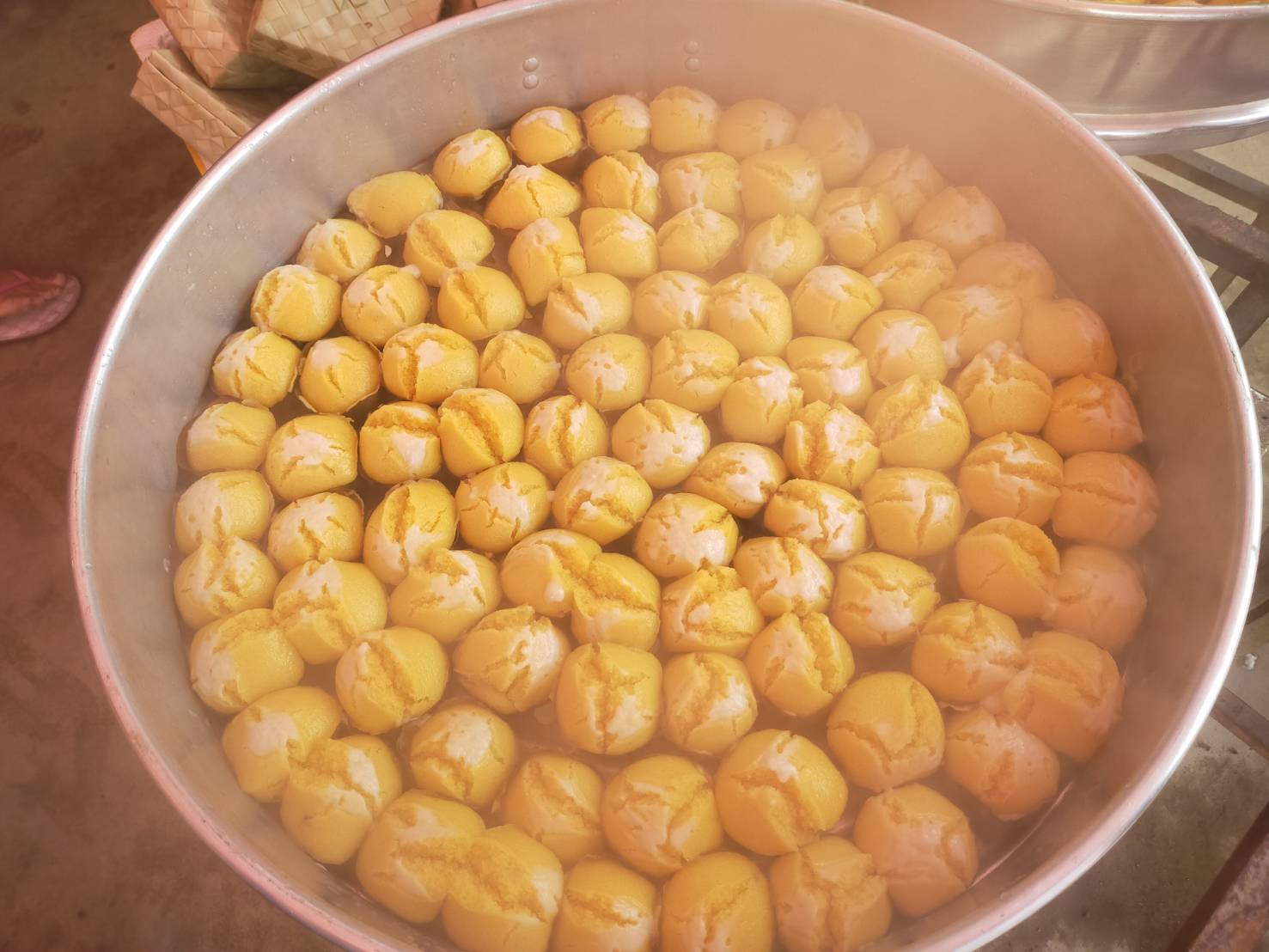 カンボジアの蒸しパン