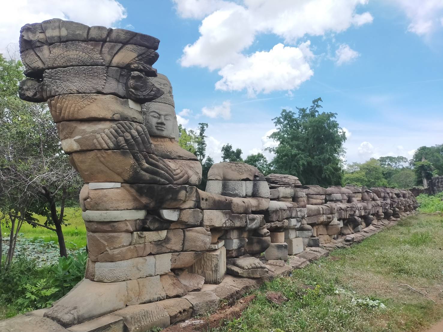 バンテアイチュマル遺跡をご案内して来ました。