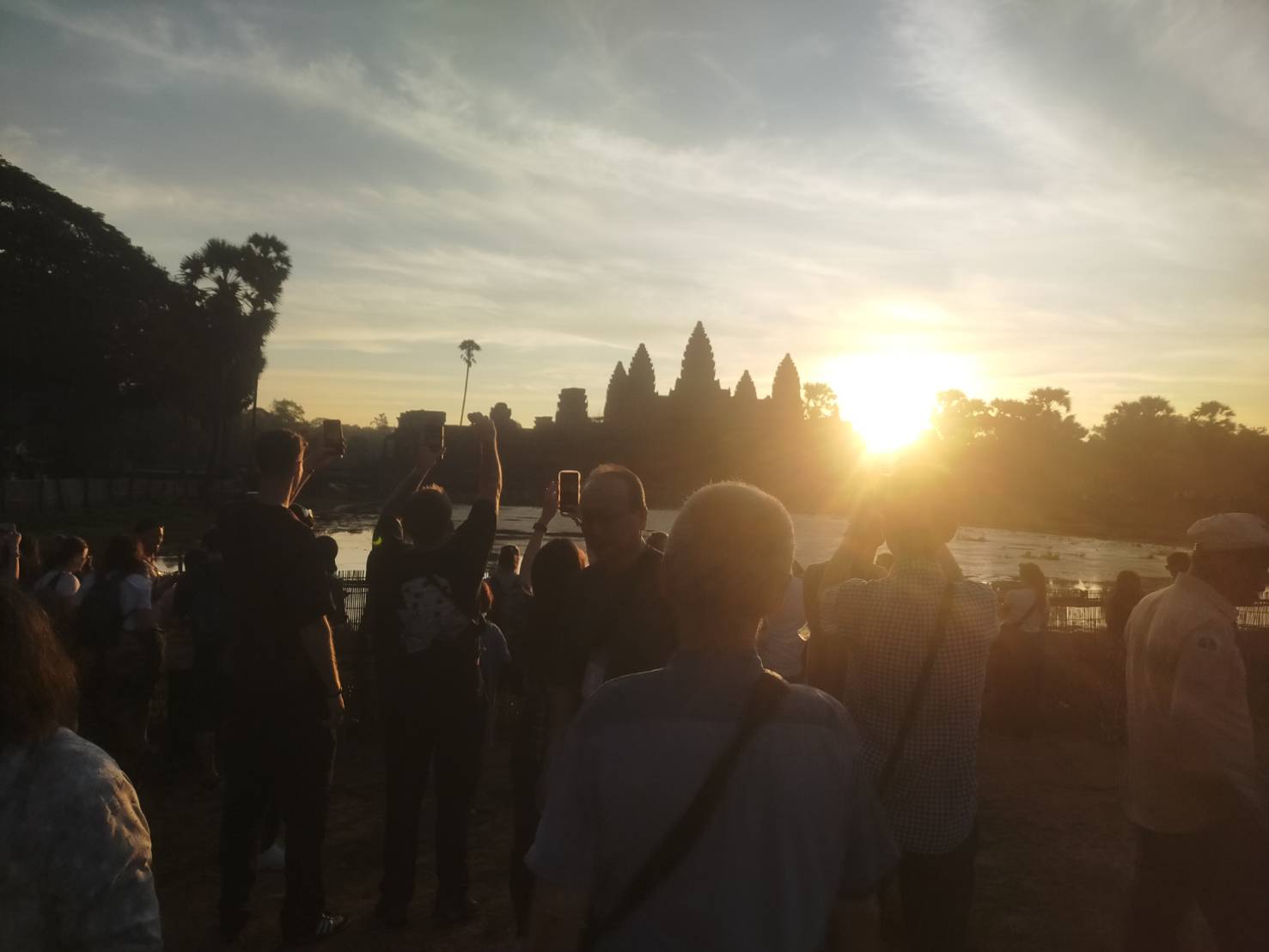 アンコールワットで朝日を見に行って来た。