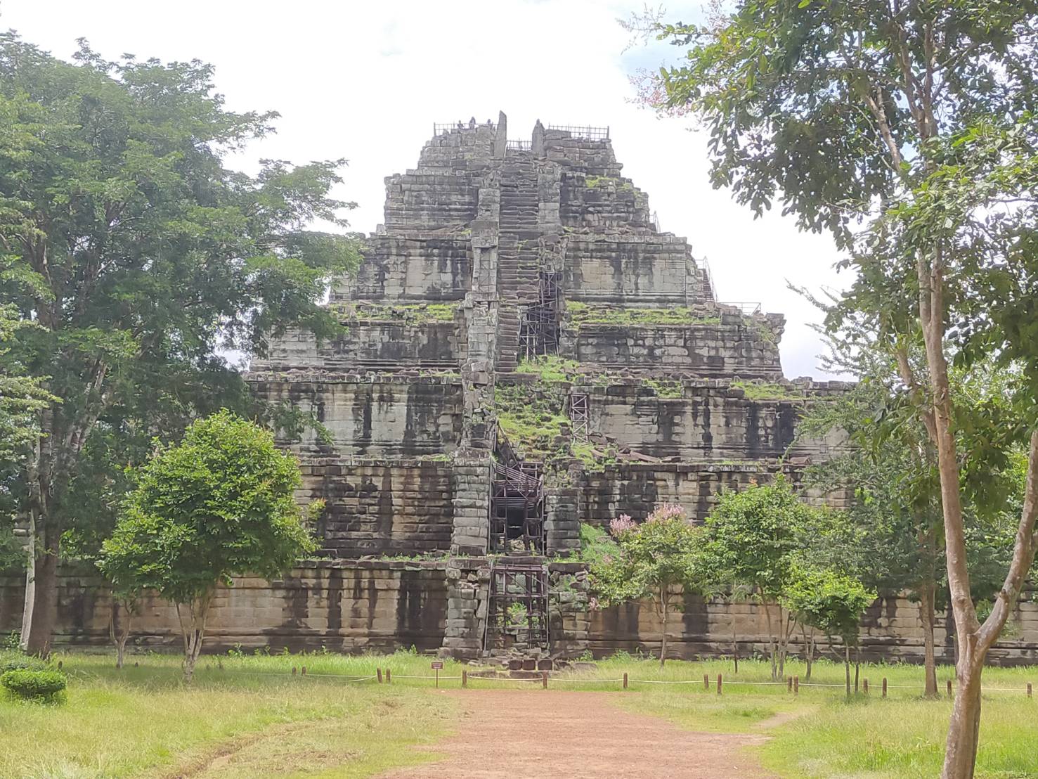 コーケー遺跡群をおすすめです。